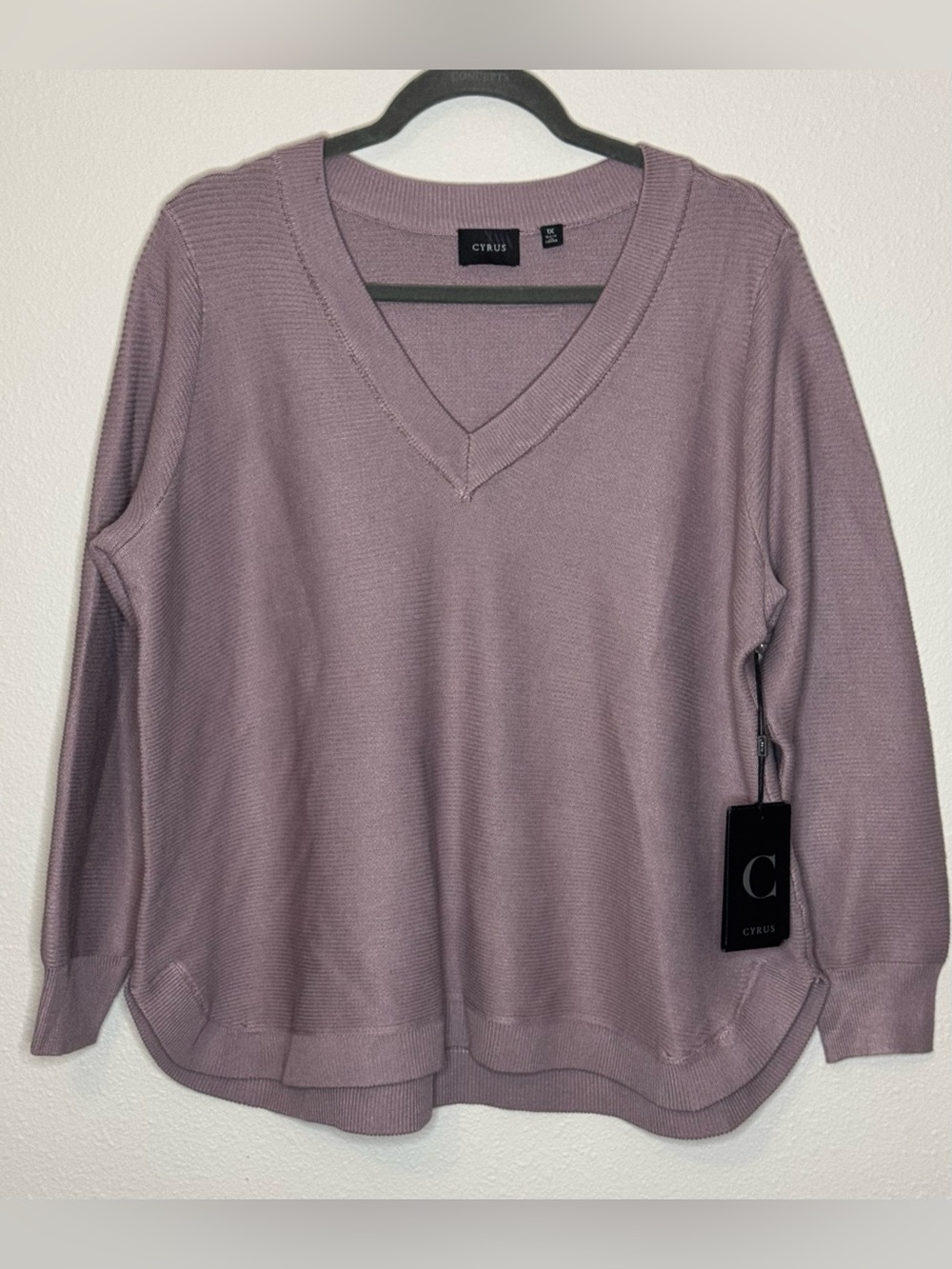 Cyrus Women's V-Neck Sweater — Mauve